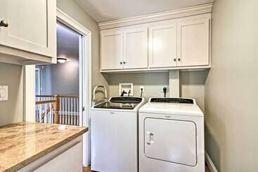 West Dover Home   3 Miles To Mount Snow Resort!