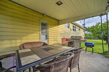 Albany Home W/ Fenced Yard & Patio   Pets Welcome!