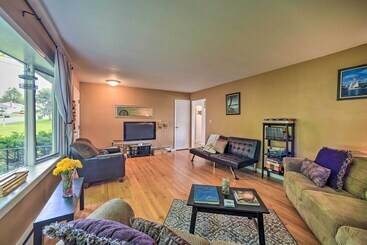 Albany Home W/ Fenced Yard & Patio   Pets Welcome!