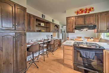 Albany Home W/ Fenced Yard & Patio   Pets Welcome!