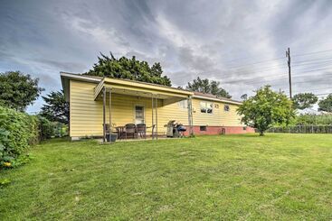 Albany Home W/ Fenced Yard & Patio   Pets Welcome!