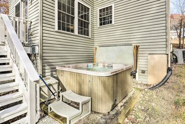 茅舍 Hot Tub, Lake Access: Serene Albrightsville Home!