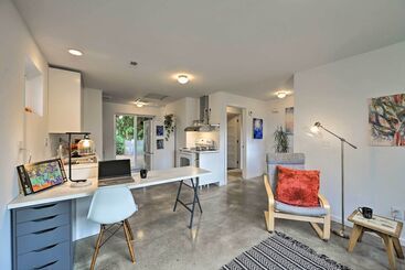 Bright Seattle Cottage W/ Private Backyard Access!