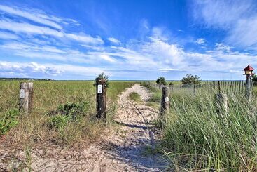 Charming Pine Point Cottage   2 Blocks To Ocean!