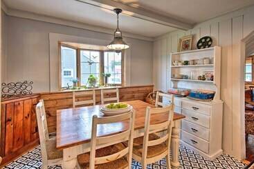 Charming Pine Point Cottage   2 Blocks To Ocean!