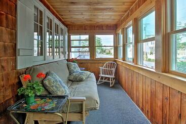 Charming Pine Point Cottage   2 Blocks To Ocean!