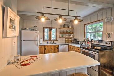 Charming Pine Point Cottage   2 Blocks To Ocean!