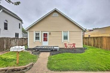 Council Bluffs Cottage: Proximity To Parks!