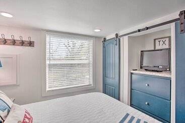 4 Mi To Dtwn: Mckinney Tiny Home W/ Fire Pit