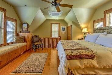 Historic Manteo House On Roanoke Sound W/ Dock!