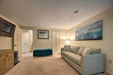 House W/ Balcony ~ 5 Mi To Cranmore Resort!
