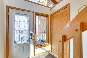 Nfl Draft Home Near Lambeau: Private Beach & Deck!