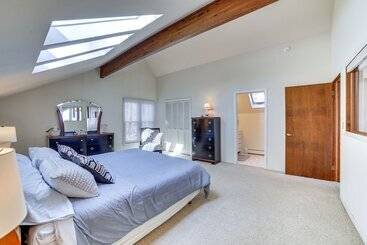 Nfl Draft Home Near Lambeau: Private Beach & Deck!