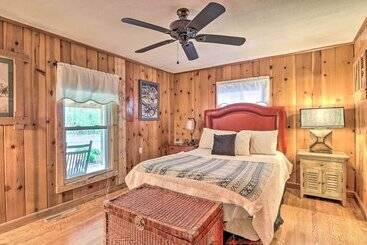 Maggie Valley Retreat With Hot Tub + Fire Pit!