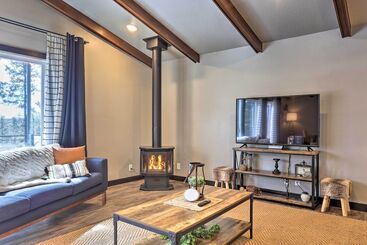 Modern Lead Cabin W/ Private Hot Tub & Fireplace!