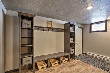 Modern Lead Cabin W/ Private Hot Tub & Fireplace!