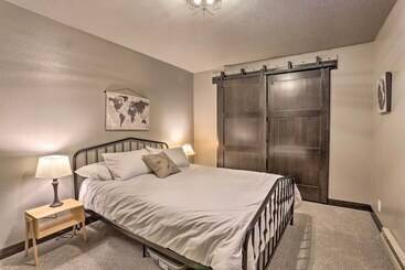 Modern Lead Cabin W/ Private Hot Tub & Fireplace!