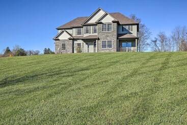 بيت ريفى New Paltz Home W/ Fire Pit + Gas Fireplace!