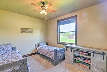 Newly Built Kalispell Home 28 Mi. To Glacier Np!