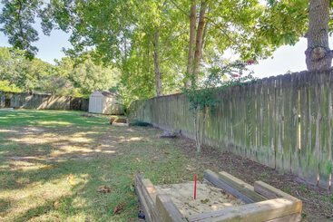 Ocean Springs Home W/ Fire Pit & Game Room!