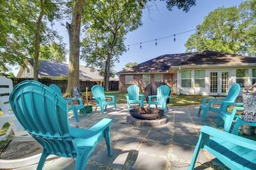 Ocean Springs Home W/ Fire Pit & Game Room!