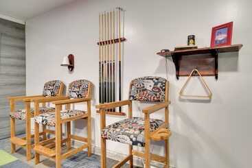 Ocean Springs Home W/ Fire Pit & Game Room!