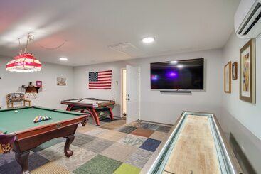Ocean Springs Home W/ Fire Pit & Game Room!
