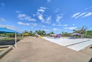 Okc Home W/ Fenced In Backyard & Pool Table