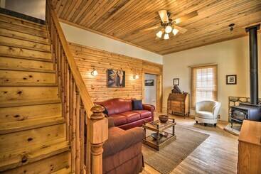 Pet Friendly Cody Home Walk To Main Street!