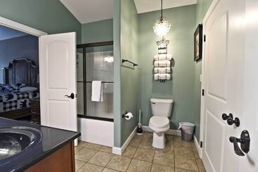 Pet Friendly Smoky Mountain Retreat W/ Game Room!