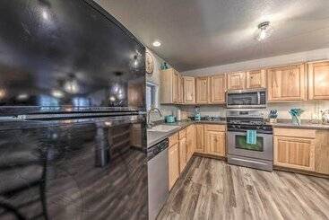 Pet Friendly Ruidoso Home W/ Deck & Forest Views!