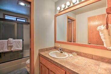 Sunriver Home W/ Hot Tub & 8 Sharc Passes