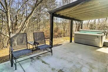 Pigeon Forge Cabin W/ Private Hot Tub & Gas Grill
