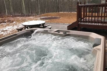 Pocono Cabin Retreat W/ Deck ~ 9 Mi To Hickory Run