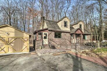 بيت ريفى Poconos Gem W/ Hot Tub & Massive Theater Room