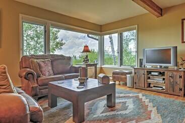 Steamboat Springs Home W/ Hot Tub + Mtn Views