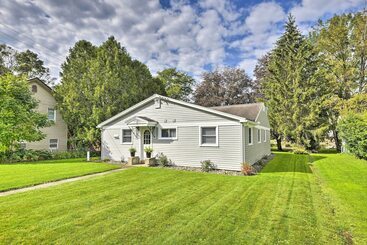 Quiet New York Retreat < 7 Miles To Skiing!