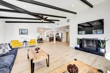 Stylish Palm Springs Home W/ Private Pool & Spa!