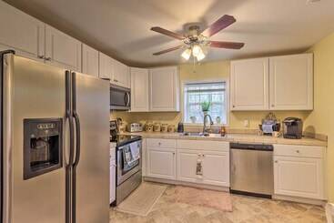 The Sunshine Cottage Hendersonville Rental!