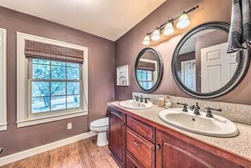 بيت ريفى Vibrant Alto Hideaway W/ Sierra Blanca Views!