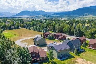 Vivid Home On Red Lodge Mountain Golf Course!