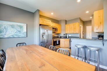 Vivid Home On Red Lodge Mountain Golf Course!