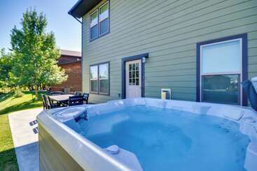 Vivid Home On Red Lodge Mountain Golf Course!