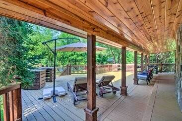 קוטג'' Waterfront Hayesville Home W/ Kayaks & River Views