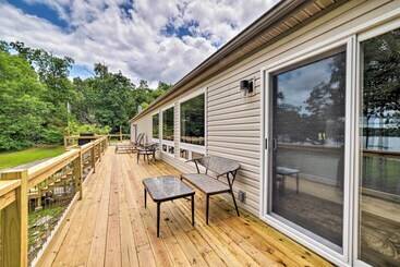 קוטג'' Waterfront Kentucky Lake Home W/ Boat Dock!