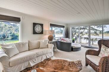 Waterfront Seaside Beach Home W/ Views & Hot Tub!
