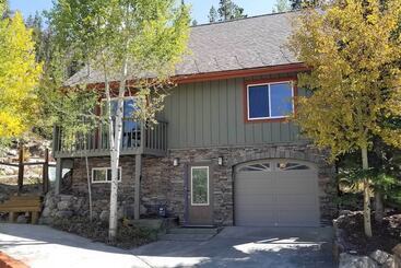 Mtn View Retreat W/ Hot Tub In Breckenridge!