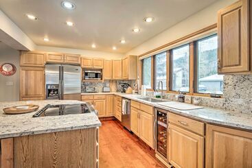 Bright Eagle Vail Escape W/ Deck + Mtn Views!