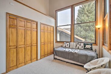 Bright Eagle Vail Escape W/ Deck + Mtn Views!