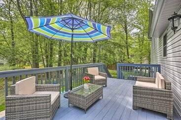 بيت ريفى Poconos Family Getaway W/ Hot Tub & 2 Game Rooms!